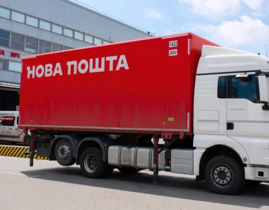 З 1 грудня 'Нова пошта' підвищує тарифи: що зміниться у вартості доставки