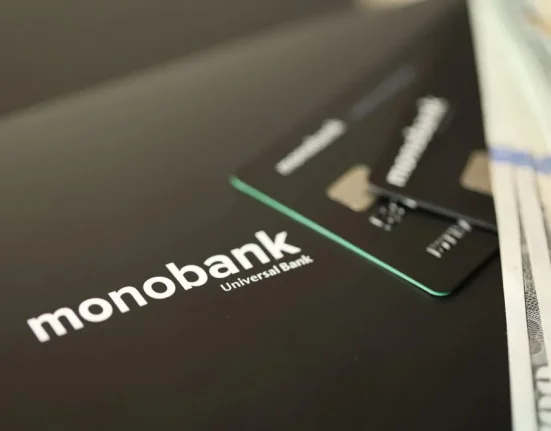У Monobank з'явились спільні картки: як це працює і що зміниться для користувачів