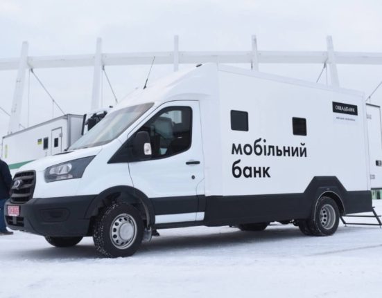 «Банк на колесах» в Західній Україні: де з’явиться і які послуги зможуть отримати мешканці