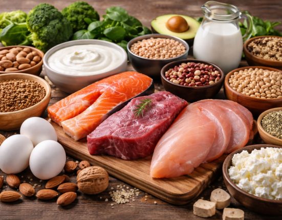 Ознаки нестачі білка в організмі: основні симптоми та продукти з найвищим вмістом білка
