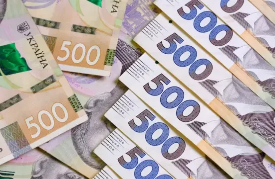 Кабмін затвердив виплати до Дня Незалежності 2026: хто отримає допомогу і які суми передбачені