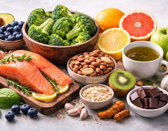 Які продукти обов’язково мають бути в раціоні кожної жінки: ТОП-5 суперфудів