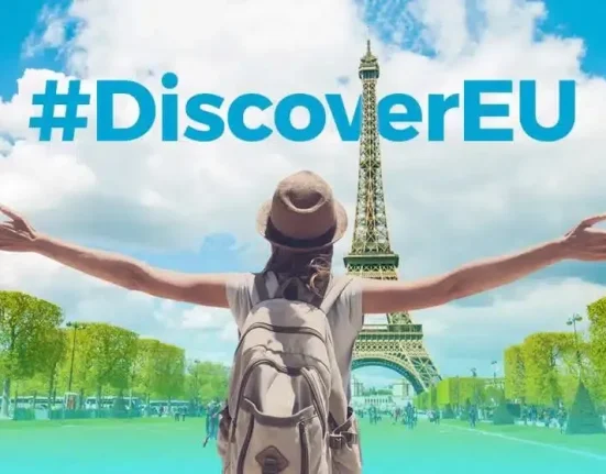 Українська молодь може безкоштовно подорожувати Європою: що відомо про DiscoverEU і як подати заявку