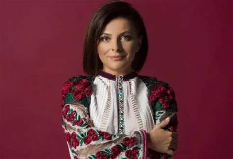 Куди зникла Оксана Муха, переможниця шоу «Голос країни», яка подолала рак: що відомо про співачку після шоу