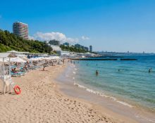 Де купатися в Одесі 2026: список відкритих пляжів, адреси та що з озерами
