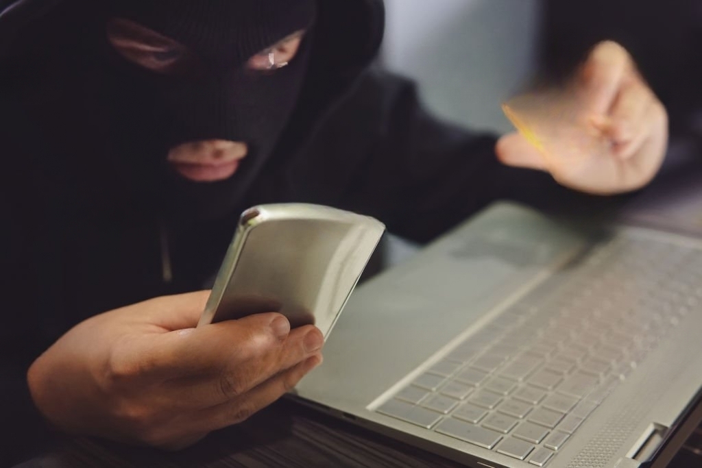 Телефонують із номерів 094, 044, 073 або 056: як розпізнати телефонних шахраїв