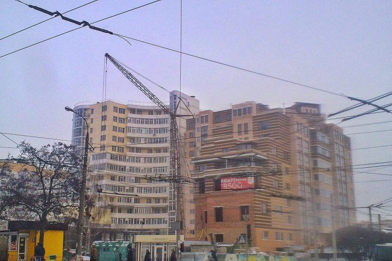 Новобудова на проспекті Миру в Хмельницькому