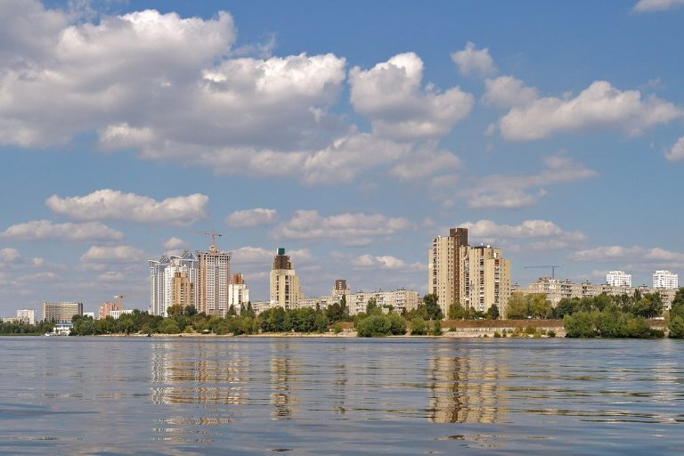 Житлові багатоповерхівки на Березняках у Києві